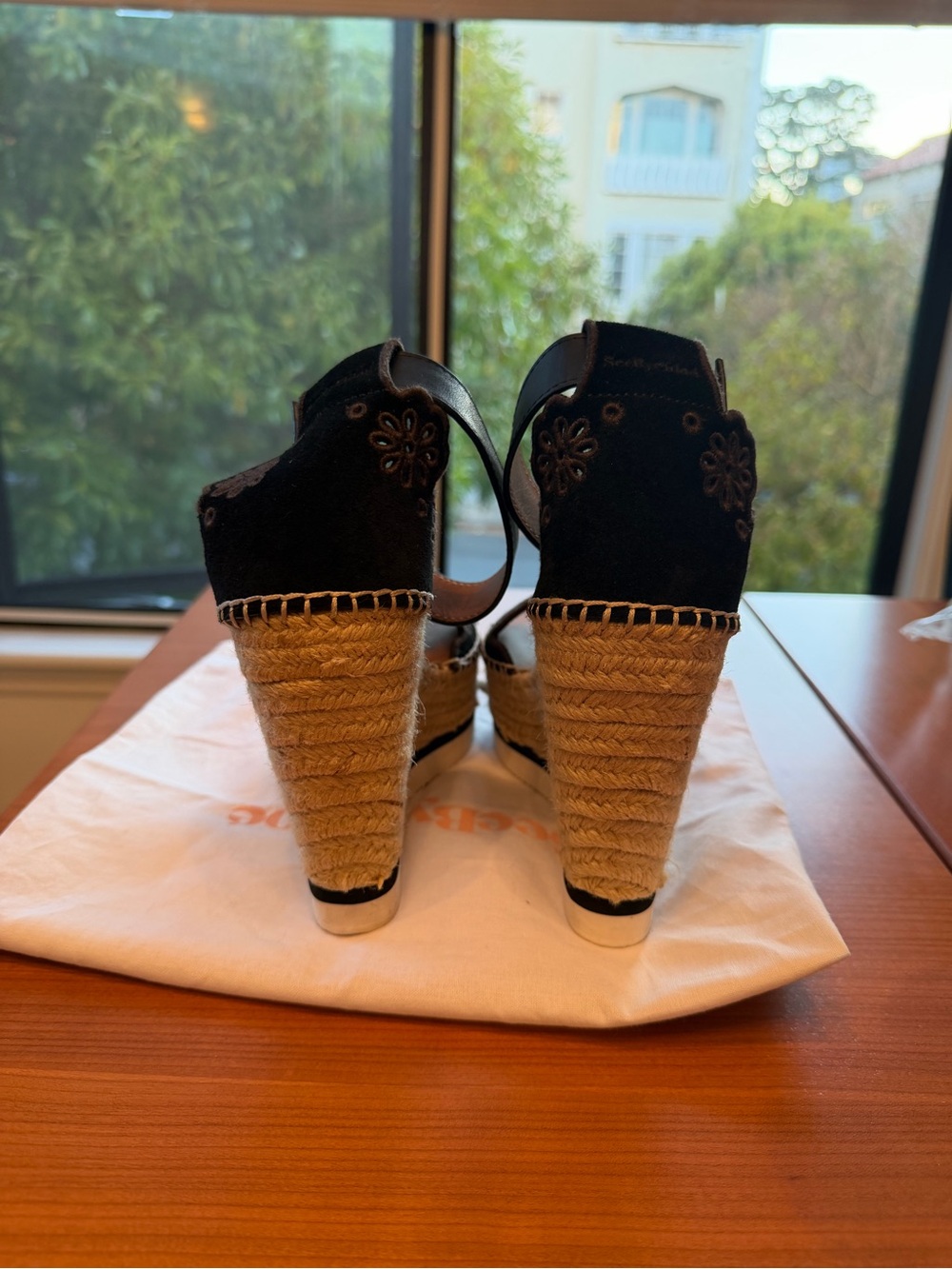 See By Chloe Black Floral Lace Espadrille Wedge Sandals - Picture 5 of 8